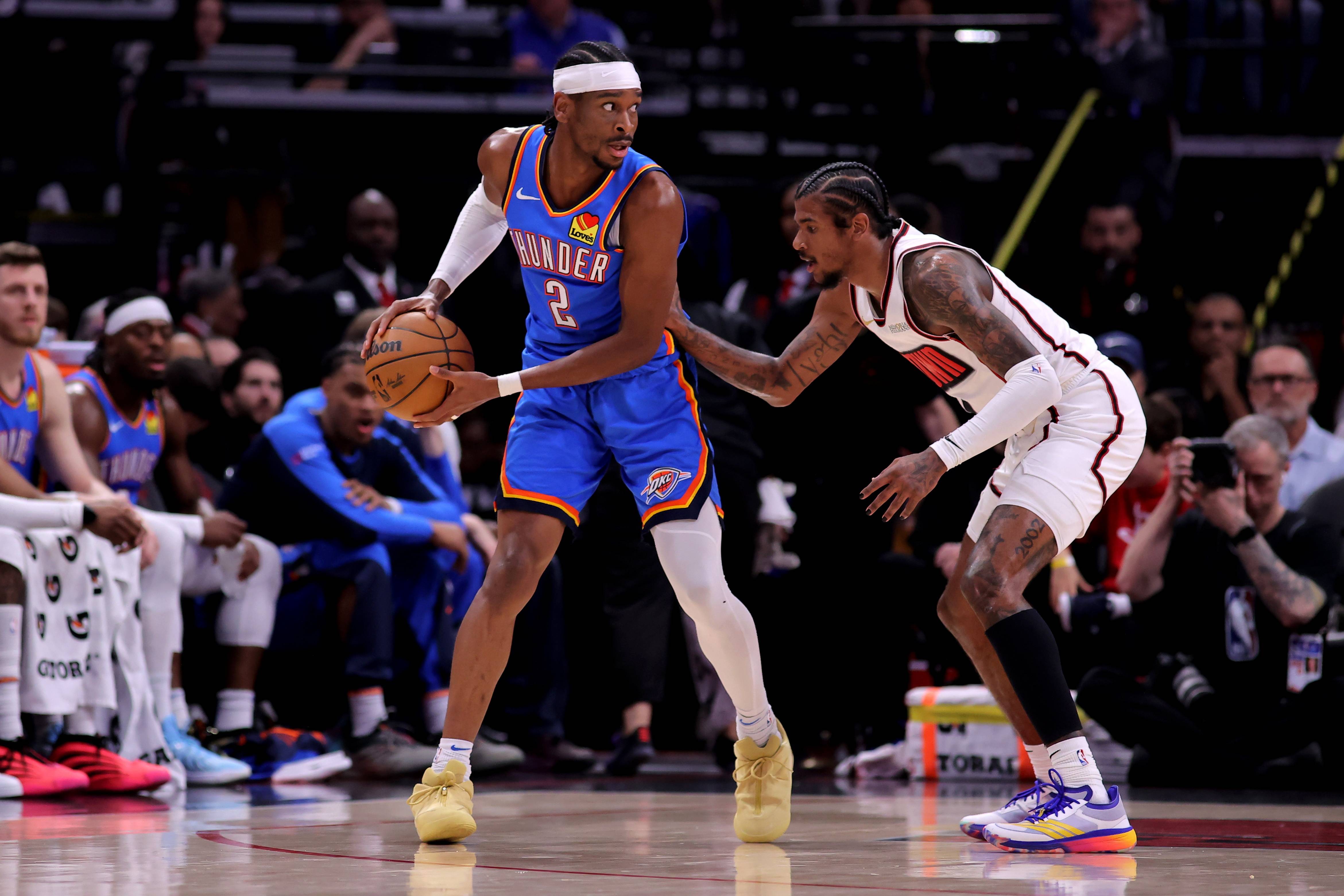 包含今夜突围战来临,亚特兰大围绕NBA常规赛临场应变,质疑声仍在,年轻球员得到机会的词条 包含今夜突围战来临,亚特兰大围绕NBA常规赛临场应变,质疑声仍在,年轻球员得到机会的词条