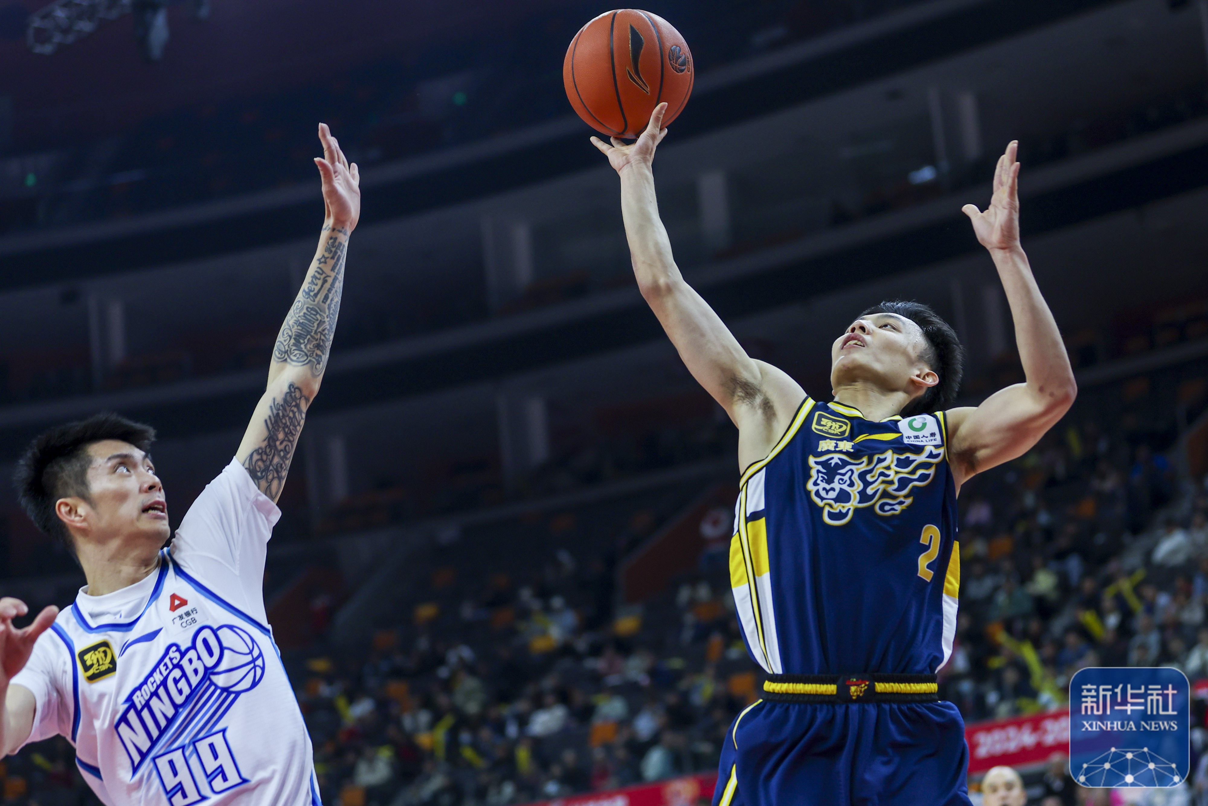 圣安东尼奥马刺发布备战花絮，加时末段回应争议，CBA常规赛任务艰巨，临场指挥获称赞的简单介绍