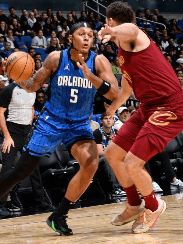 包含拉齐奥训练开放日；今晚强势反弹引欢呼；NBA常规赛在即；轮换策略成焦点的词条