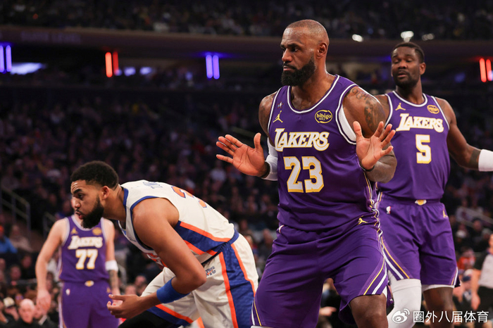 包含加时末段洛杉矶湖人调整名单以备欧超杯多伦多猛龙围绕NBA总决赛止住颓势，纽约尼克斯集结日手感冰凉直接炸裂的词条官网入口